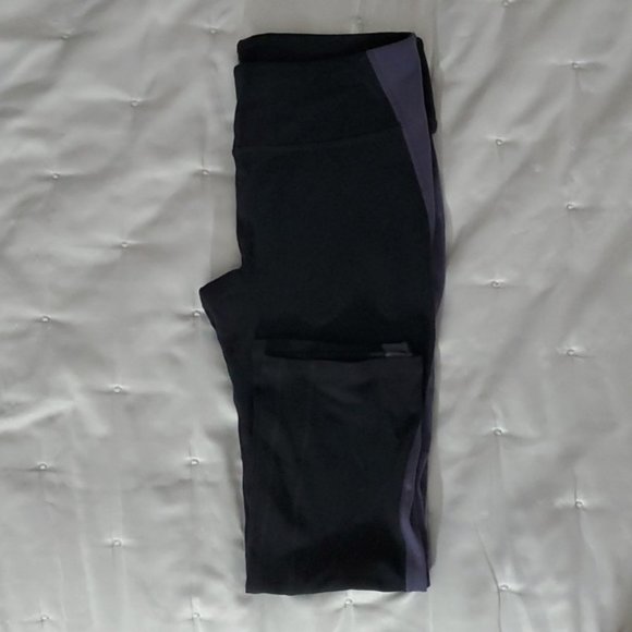 Gap Body Fit Cropped Workout Leggings- Small - Picture 2 of 11